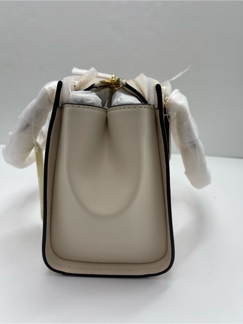 MICHAEL KORS Marilyn Sma Embellished Satchel Crossbody Messenger
Lt Cream
NWT - Picture 6 of 16
